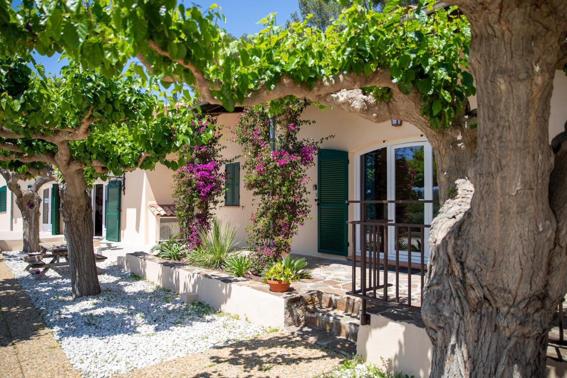 Вилла Domaine De La Navicelle Ле-Праде Экстерьер фото